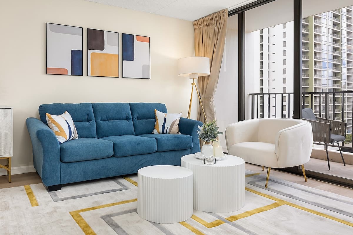 Condo in Honolulu · ★4.86 · 1 bedroom · 2 beds · 1 private bath - Photo 3