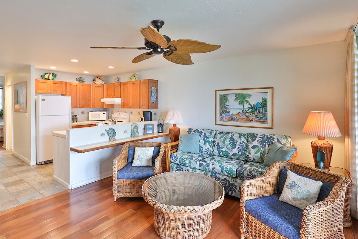 Condo in Lahaina · ★5.0 · 1 bedroom · 1 bed · 1 bath - Photo 3