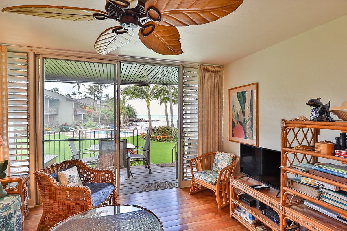 Condo in Lahaina · ★5.0 · 1 bedroom · 1 bed · 1 bath - Photo 2