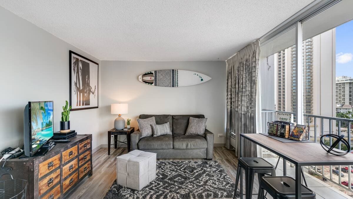 Hotel in Honolulu · ★4.8 · Studio · 1 bed · 1 private bath - Photo 1