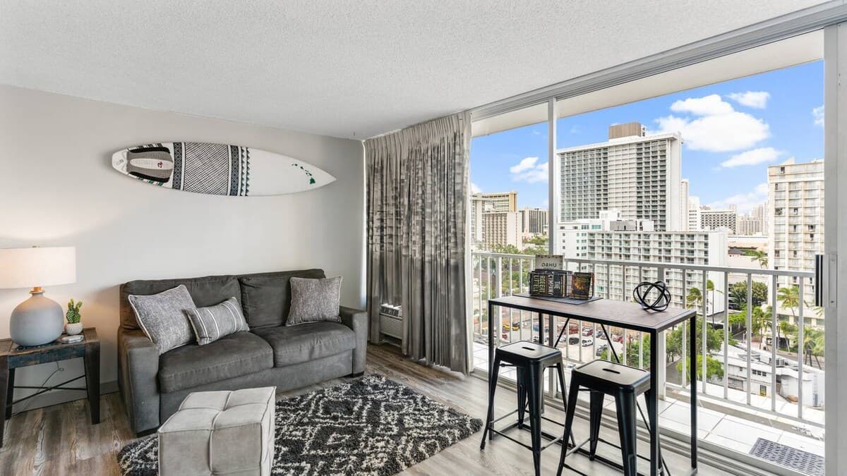 Hotel in Honolulu · ★4.8 · Studio · 1 bed · 1 private bath - Photo 2