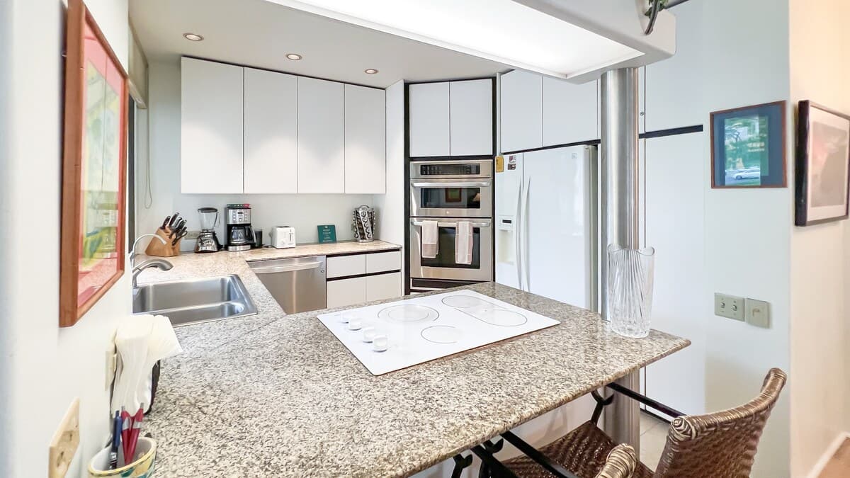 Condo in Wailea · ★4.83 · 2 bedrooms · 4 beds · 2 baths - Photo 4