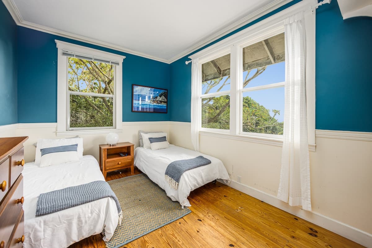 Home in Holualoa · ★4.91 · 4 bedrooms · 6 beds · 3 private baths - Photo 2