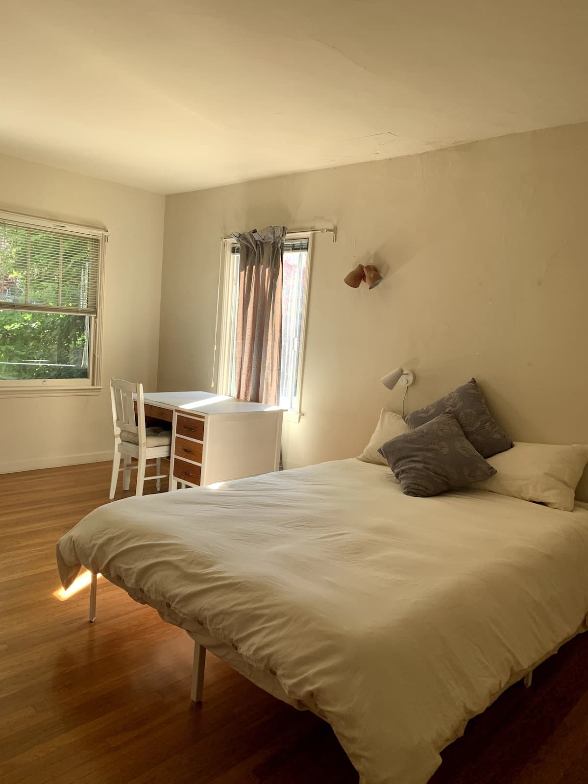 Hills Hideaway with Bay Views & Garden - Photo 3
