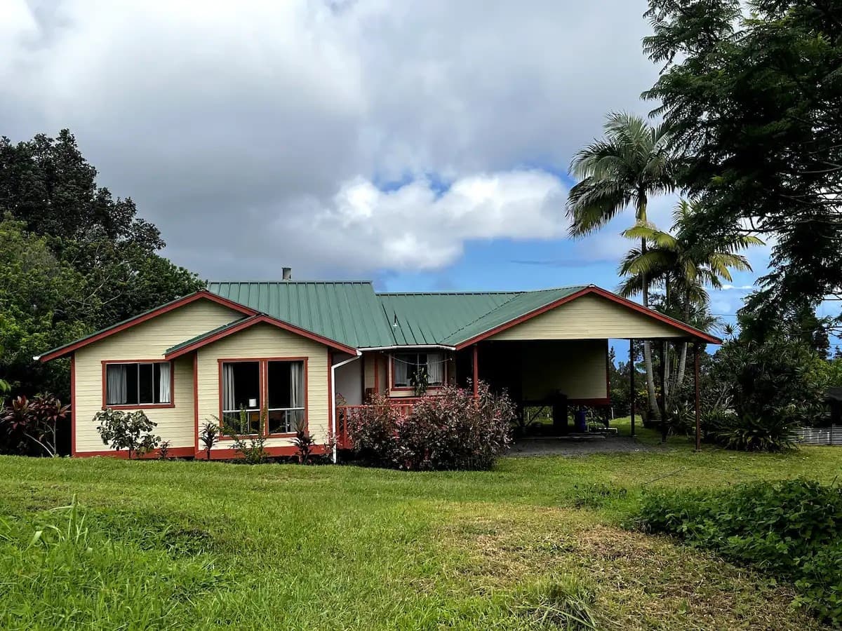 Home in Captain Cook · ★4.92 · 3 bedrooms · 3 beds · 1 private bath - Photo 1