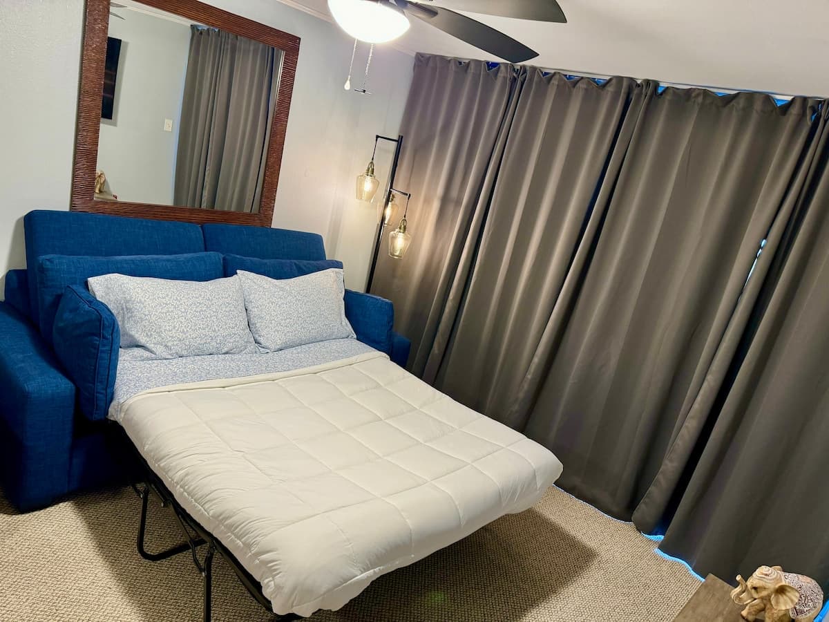 Condo in Lihue · ★4.99 · 2 bedrooms · 3 beds · 1.5 baths - Photo 5