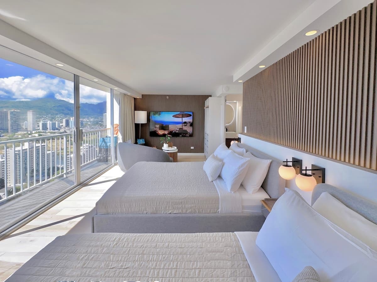 Top FL-Chic Upscale Studio w/2 Queens Near Beach - Photo 5