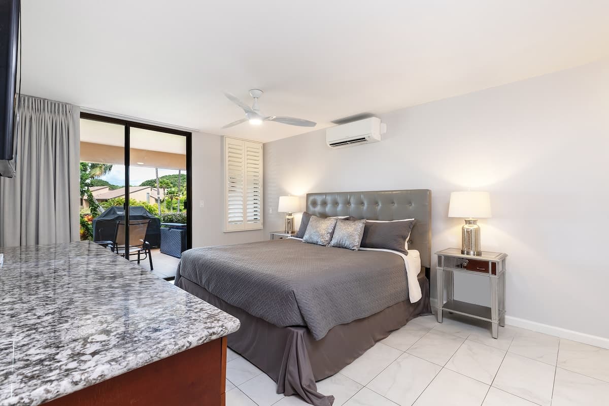 Condo in Kihei · ★4.69 · 2 bedrooms · 3 beds · 2 baths - Photo 2