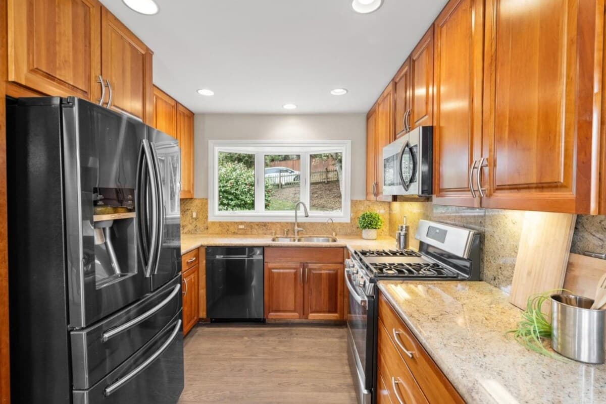 Stylish Belmont Retreat with Bay Views & ADU - Photo 5