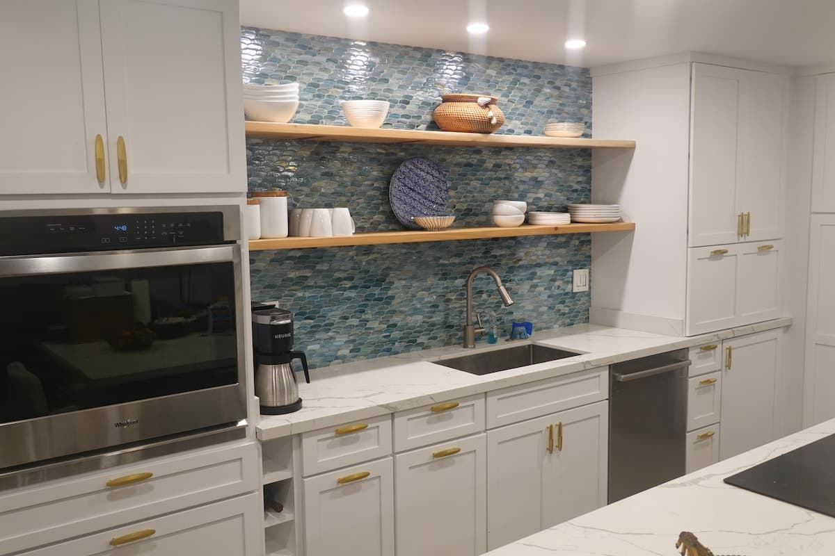 Renovation! True oceanfront Views! 2BDR 2Ba - Photo 3