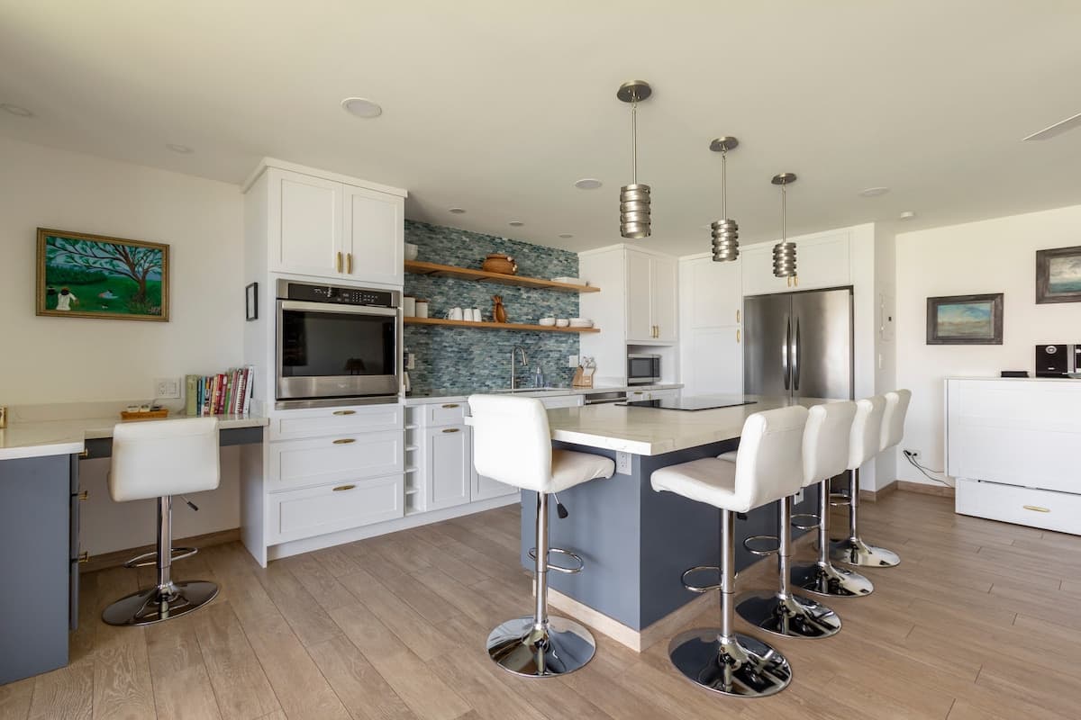 Renovation! True oceanfront Views! 2BDR 2Ba - Photo 2