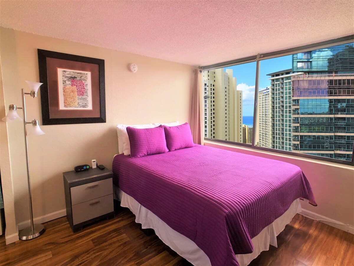 Condo in Honolulu · ★4.83 · 1 bedroom · 1 bed · 1 private bath - Photo 2