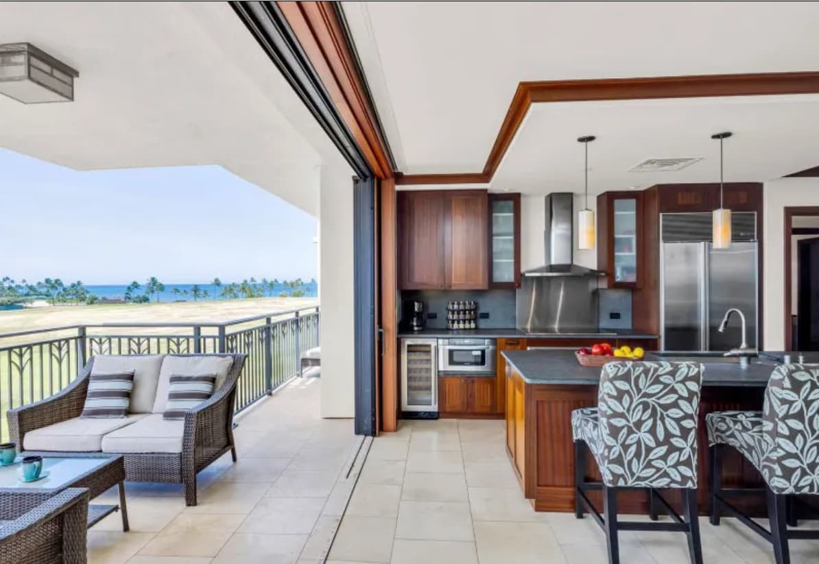 Condo in Kapolei · ★4.94 · 3 bedrooms · 4 beds · 3 private baths - Photo 2
