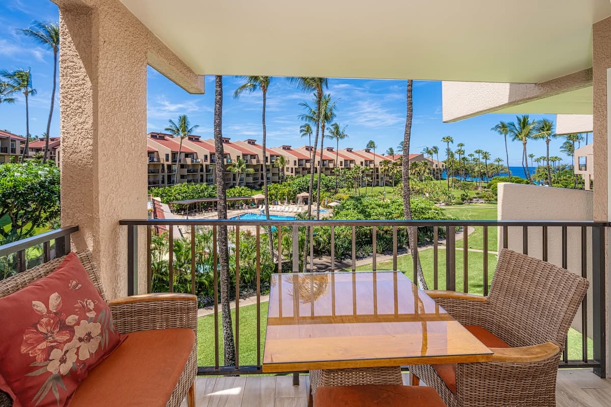 Condo in Kihei · ★4.93 · 1 bedroom · 1 bed · 2 private baths - Photo 2
