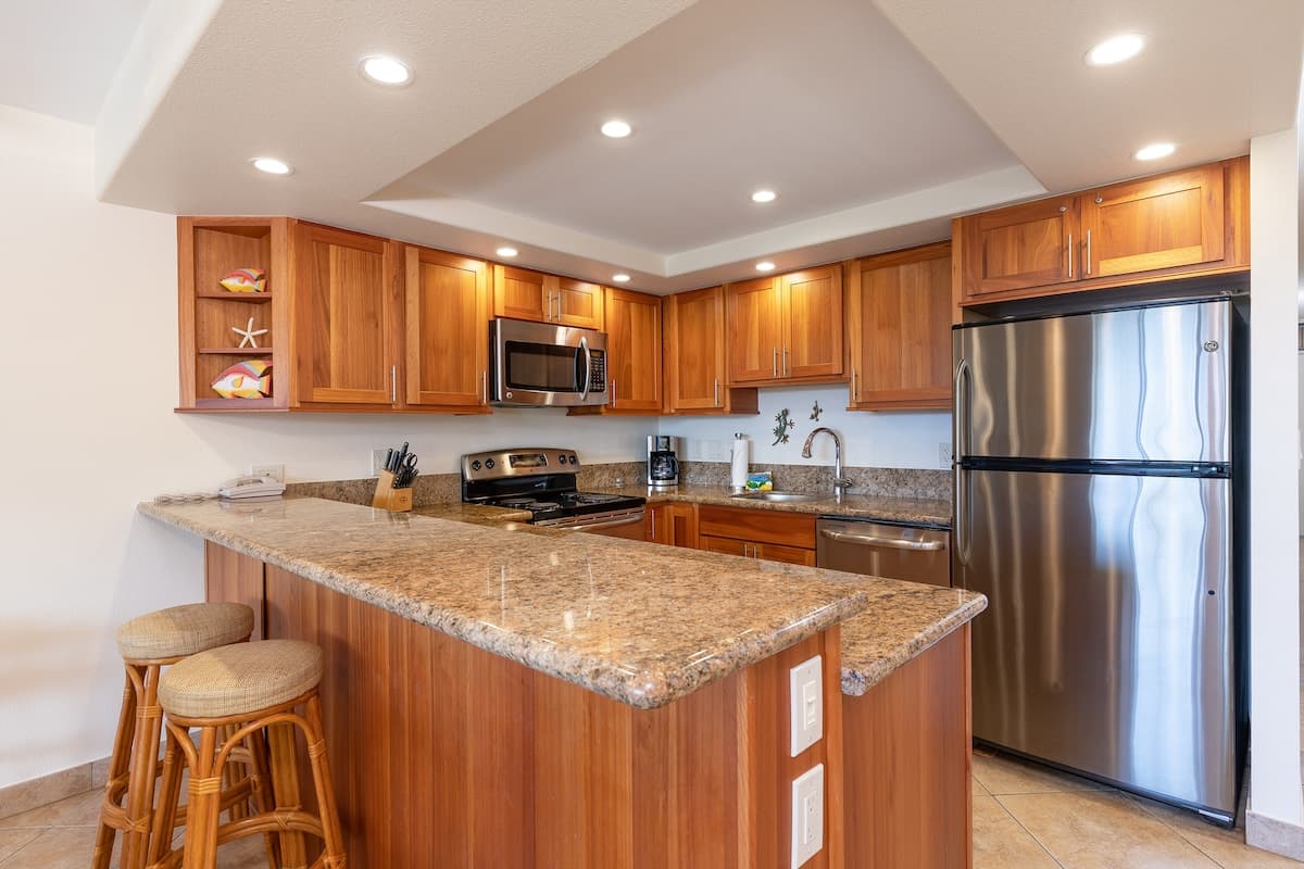 Condo in Kihei · ★4.87 · 1 bedroom · 1 bed · 2 private baths - Photo 2