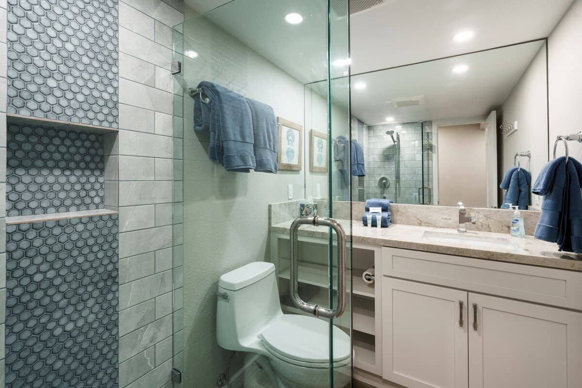 Condo in Kihei · ★4.68 · 1 bedroom · 1 bed · 2 baths - Photo 4