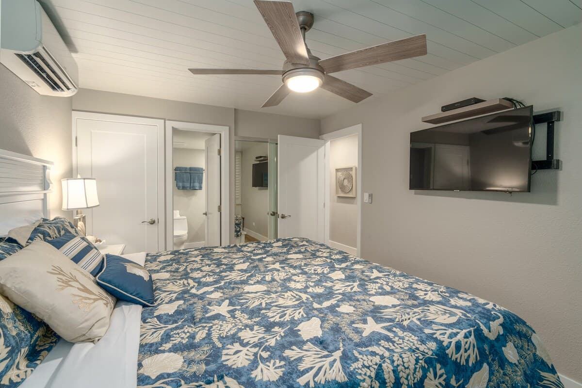 Condo in Kihei · ★4.68 · 1 bedroom · 1 bed · 2 baths - Photo 2