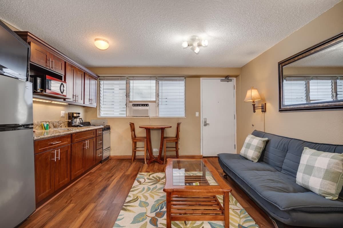 Cabana 302 - 2 Blocks from the beach - Photo 5