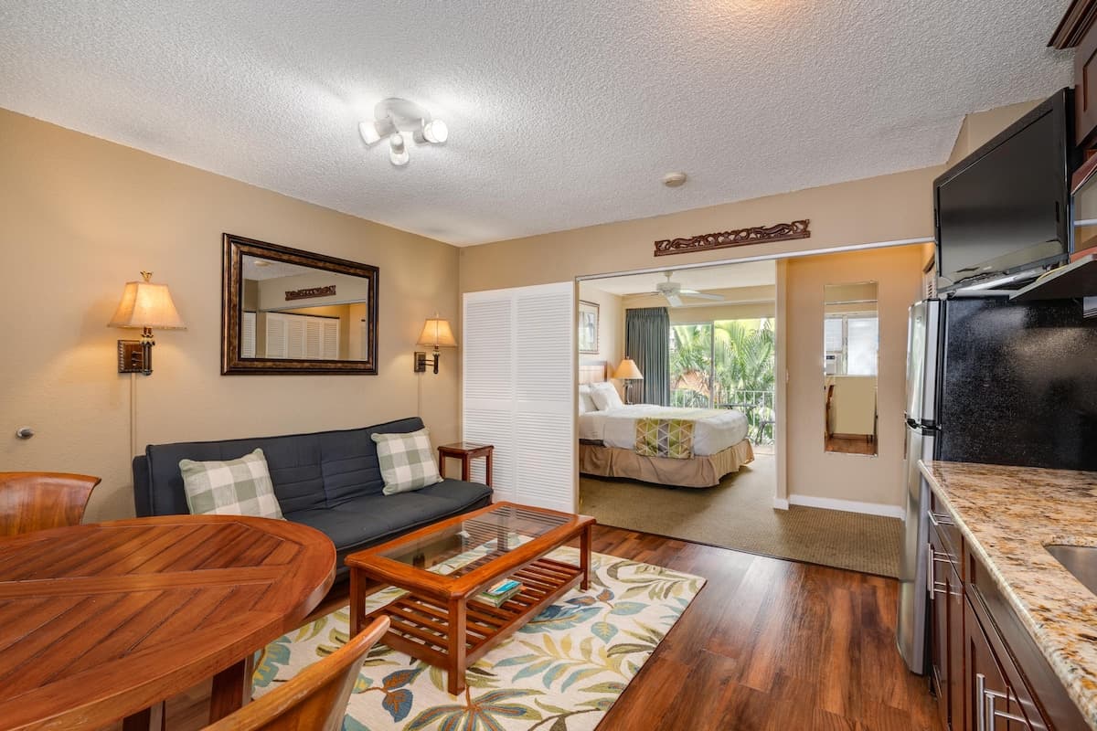 Cabana 302 - 2 Blocks from the beach - Photo 2