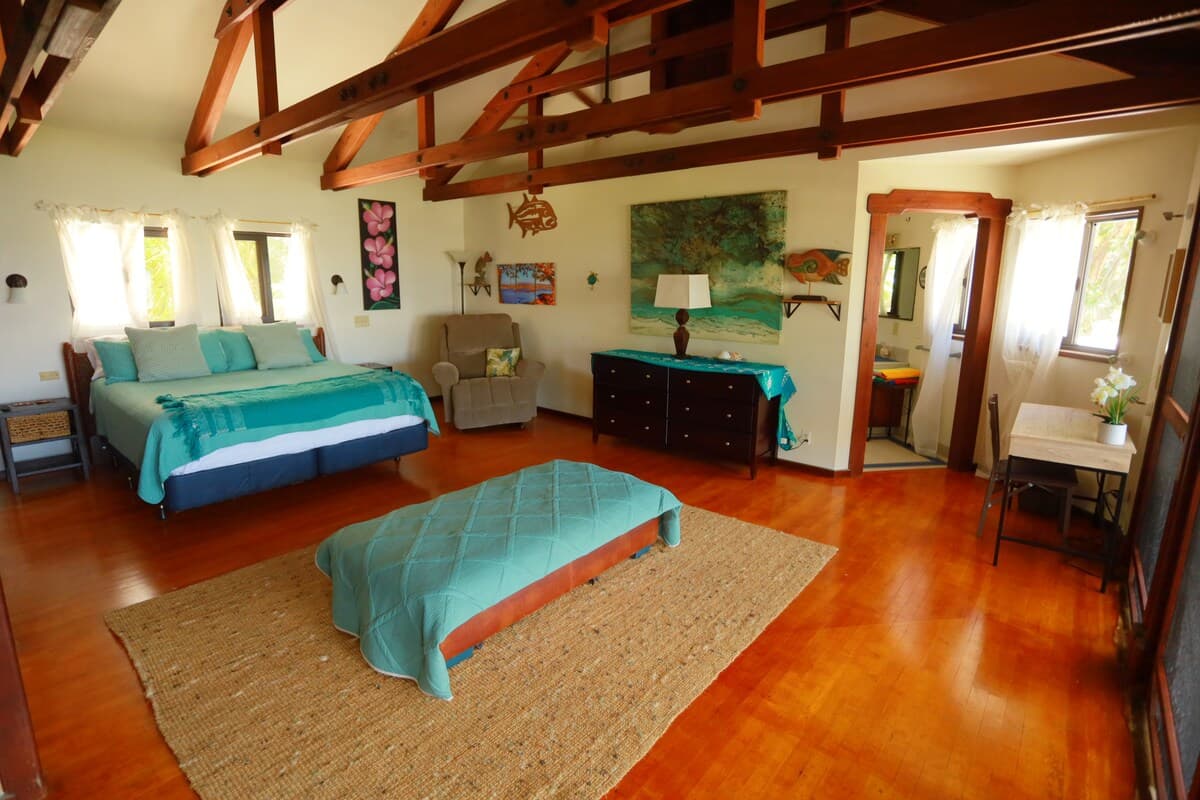Oceanview Kehena Black Sand Beach House - spa/pool - Photo 1