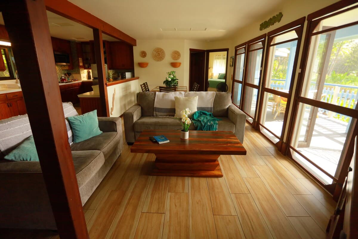Oceanview Kehena Black Sand Beach House - spa/pool - Photo 3
