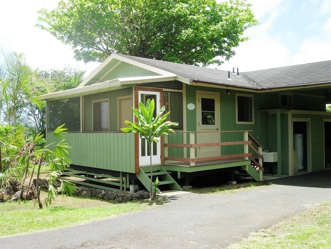 Home in Hana · ★4.9 · 2 bedrooms · 2 beds · 1 shared bath - Photo 2