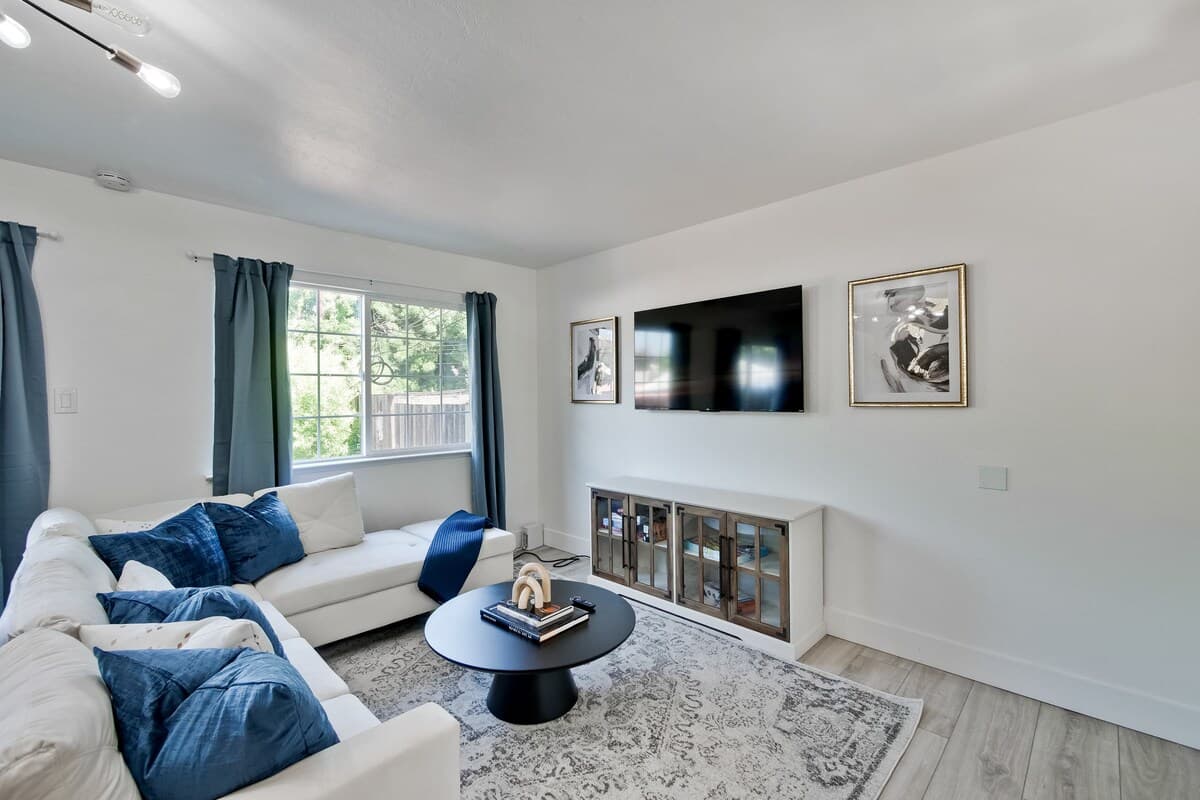 Modern Luxe Home Near Santana Row & Attractions - Photo 3