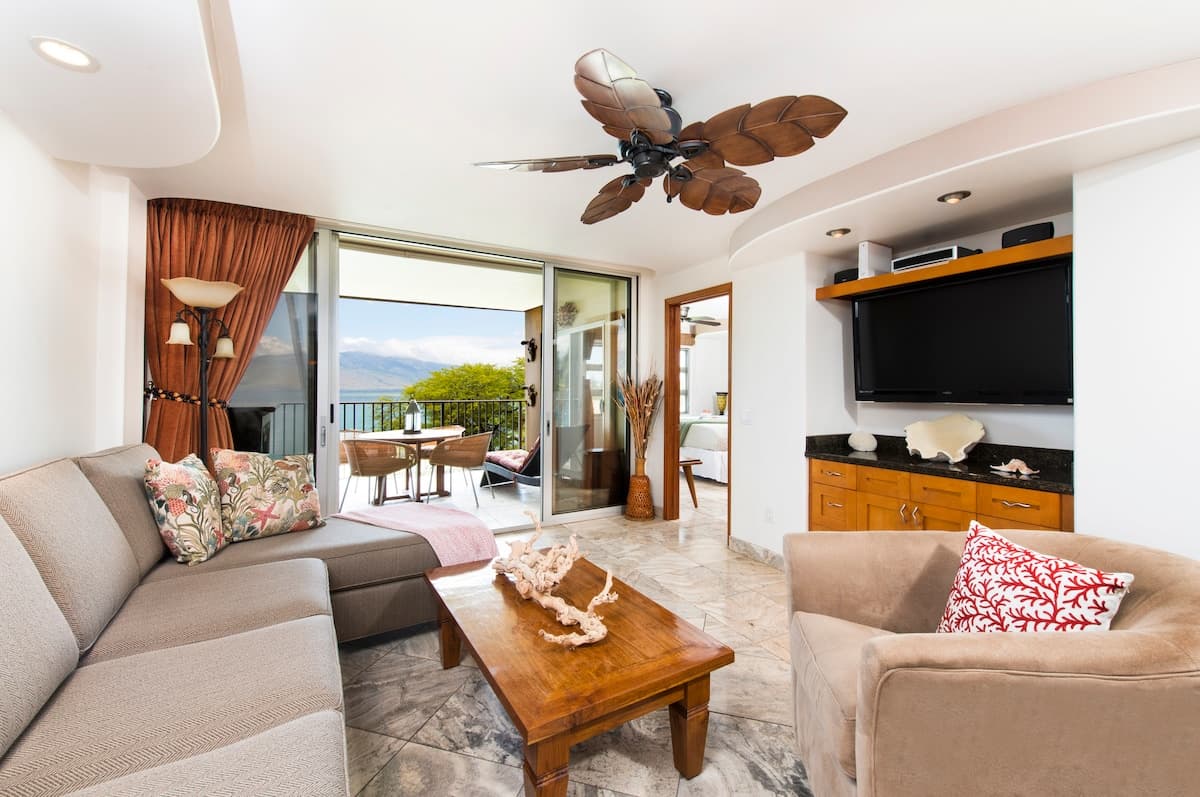 Condo in Kihei · ★5.0 · 2 bedrooms · 2 beds · 2 baths - Photo 2