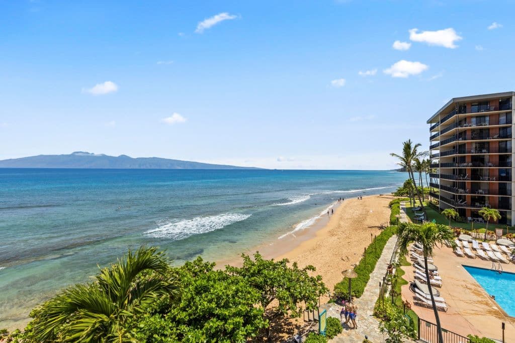 Condo in Lahaina · ★4.81 · 3 bedrooms · 4 beds · 2 private baths - Photo 3