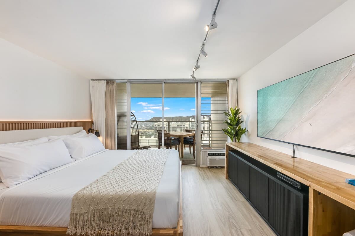 *Newly Remodeled - Ocean & Diamond Head View - Photo 5
