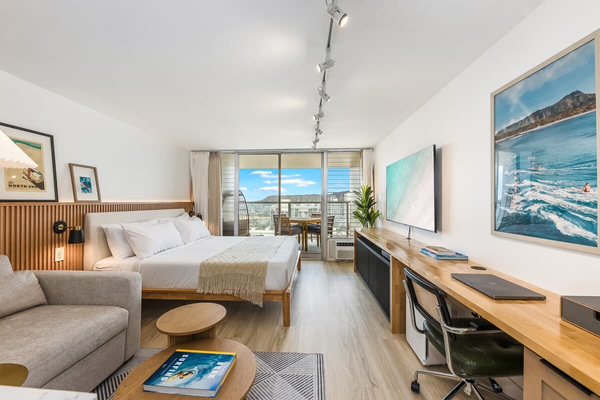 *Newly Remodeled - Ocean & Diamond Head View - Photo 3