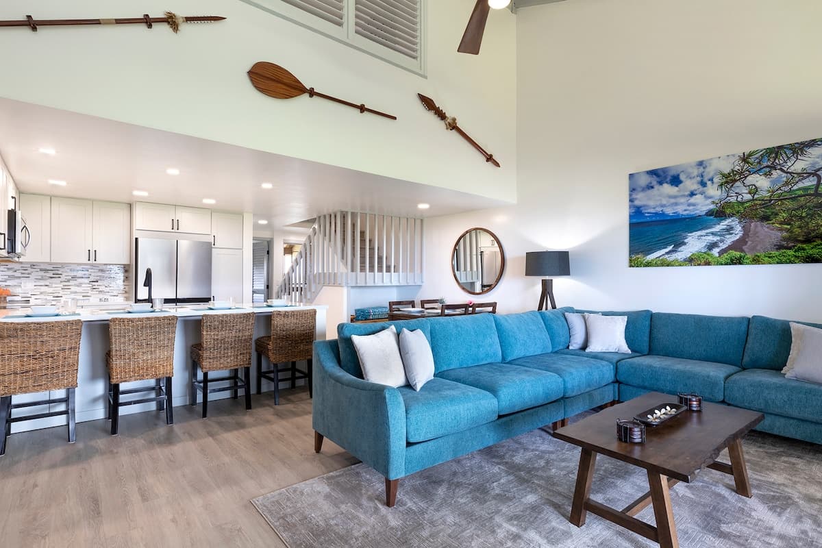 Sweeping Views - Spacious 3 Bds! - Photo 2