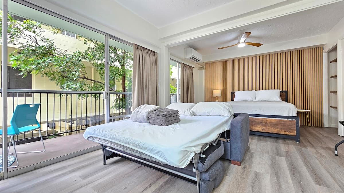 2412 PE St 201 1 block to Beach & Sleeper Sofa - Photo 3