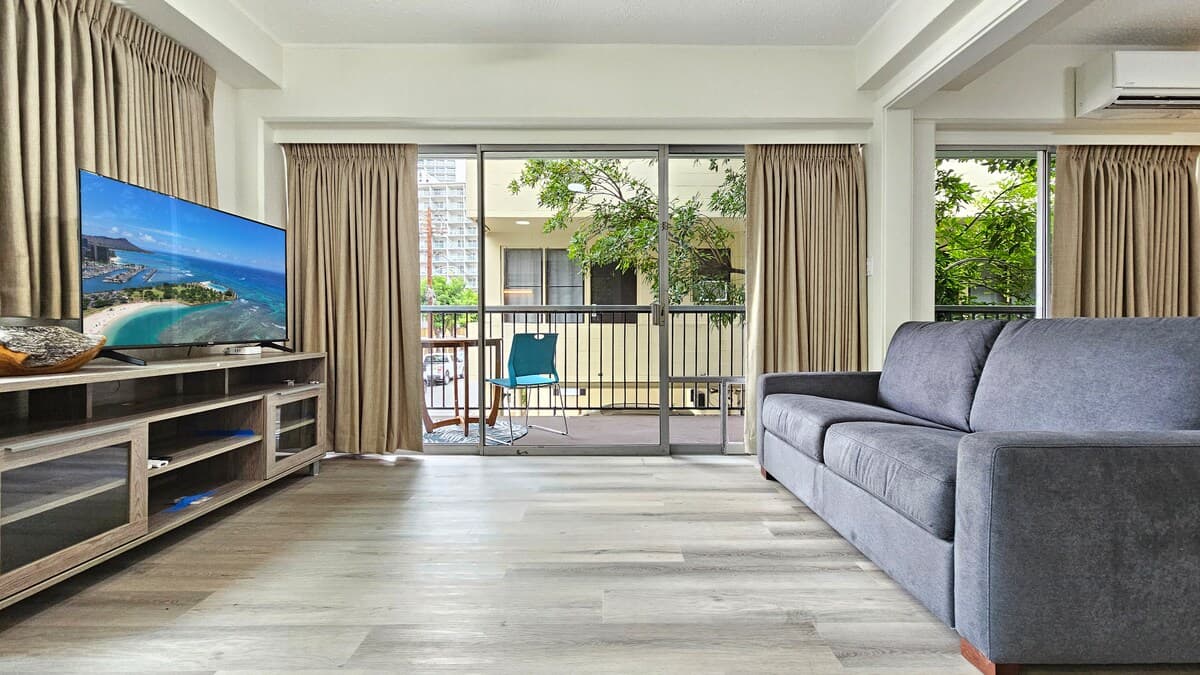 2412 PE St 201 1 block to Beach & Sleeper Sofa - Photo 5