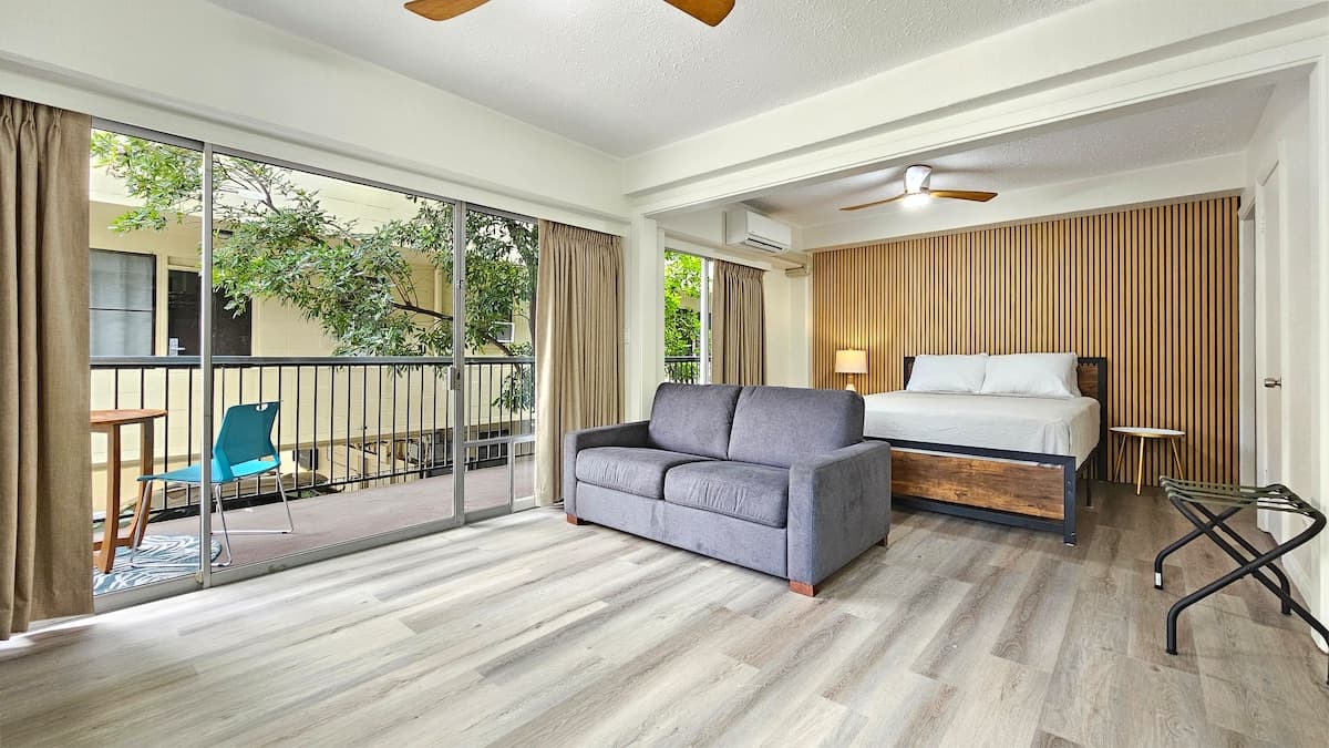 2412 PE St 201 1 block to Beach & Sleeper Sofa - Photo 4