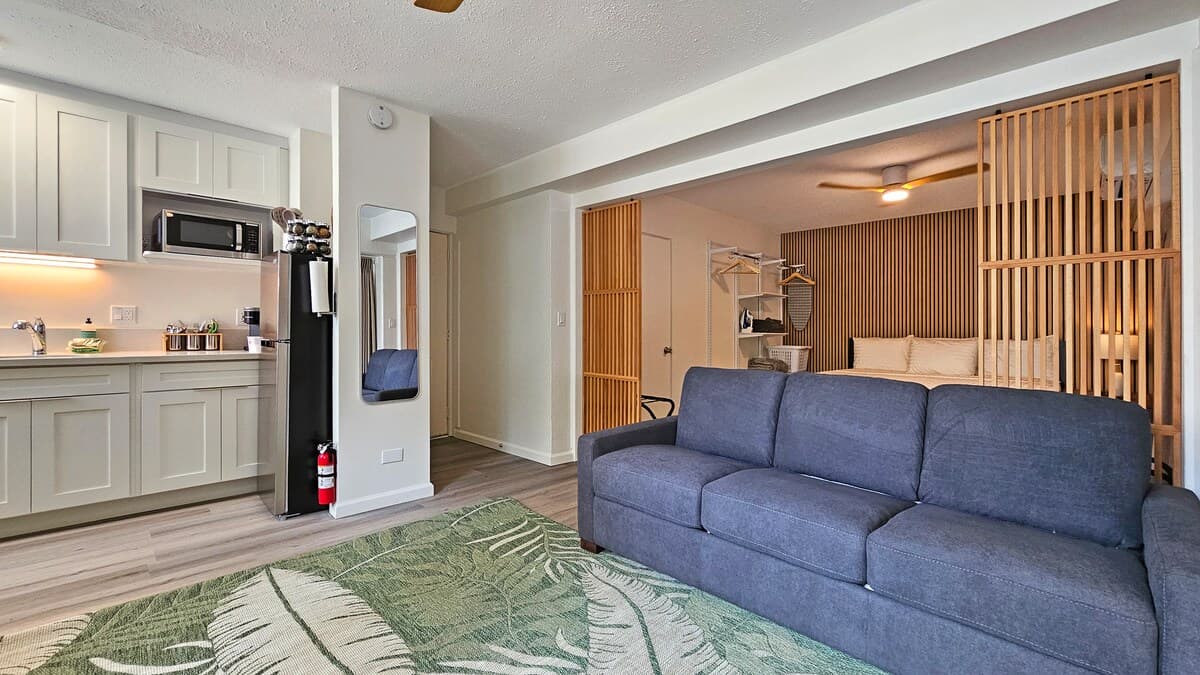 2412 PE St 202 King Bed, Kitchen, Sleeper Sofa - Photo 5
