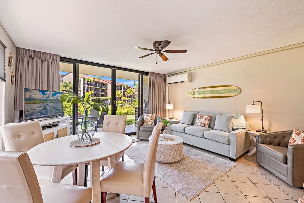 Condo in Lahaina · ★4.8 · 1 bedroom · 2 beds · 1 bath - Photo 2