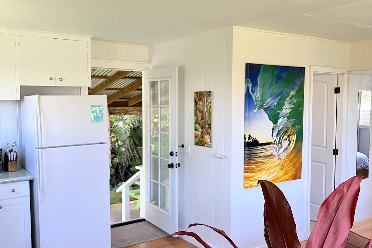 Great Location, 1 BR Beachy, VERY CLEAN Cottage - Photo 3