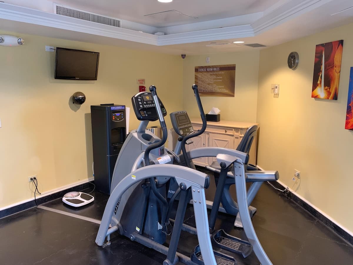 Spacious Waikiki Studio on 20th floor! - Photo 5