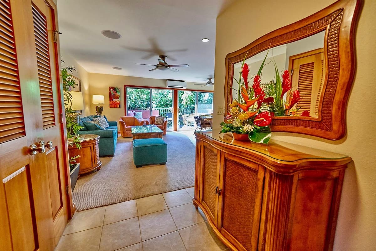 2 Bed / 2 Bath Beachfront Condo - Photo 2