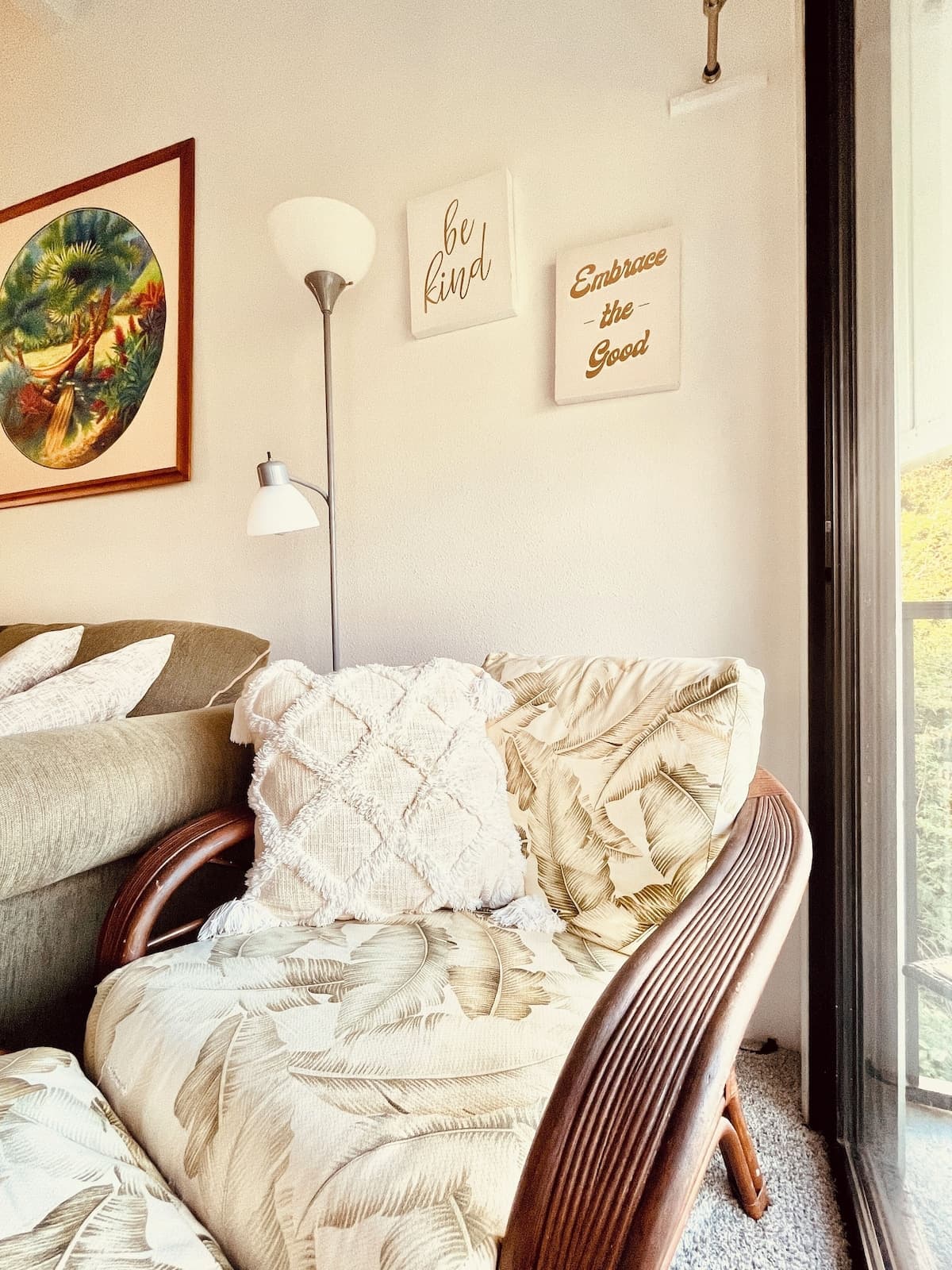 Bright, Airy, Central Studio with Lush Views - Photo 3