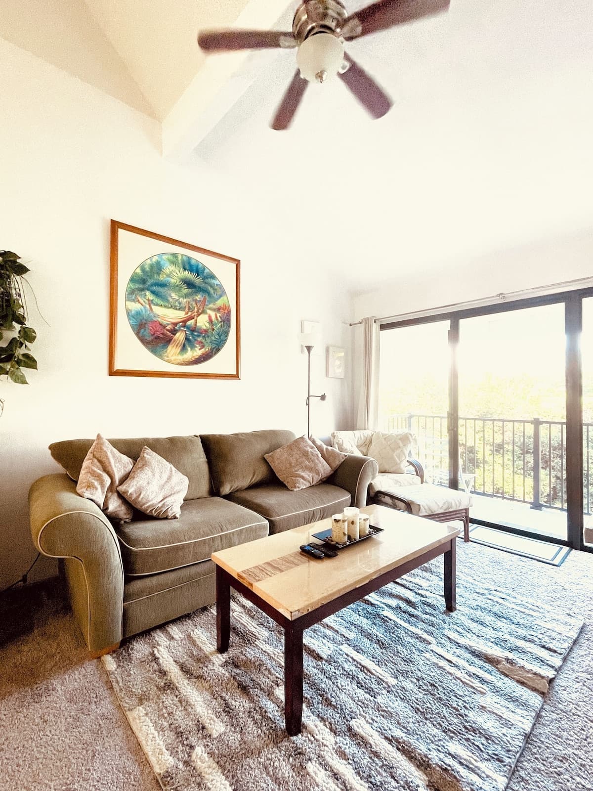 Bright, Airy, Central Studio with Lush Views - Photo 2