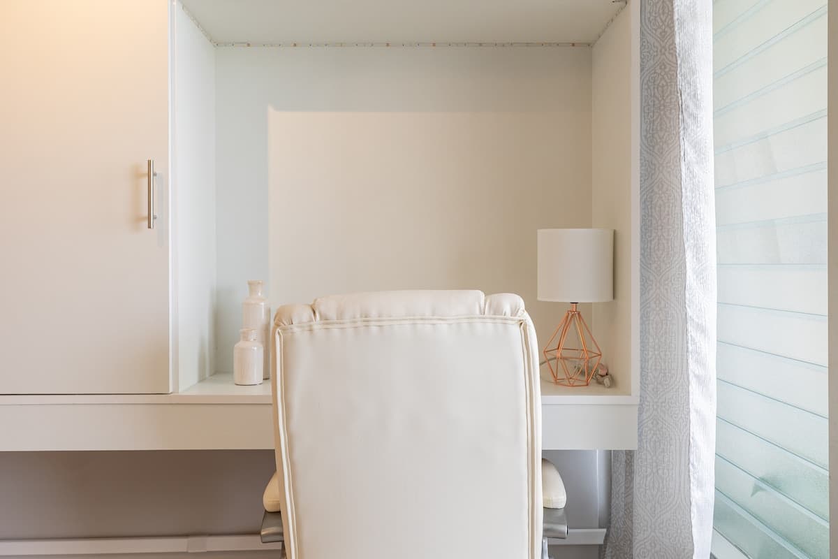 Condo in Honolulu · ★4.91 · Studio · 2 beds · 1 private bath - Photo 5