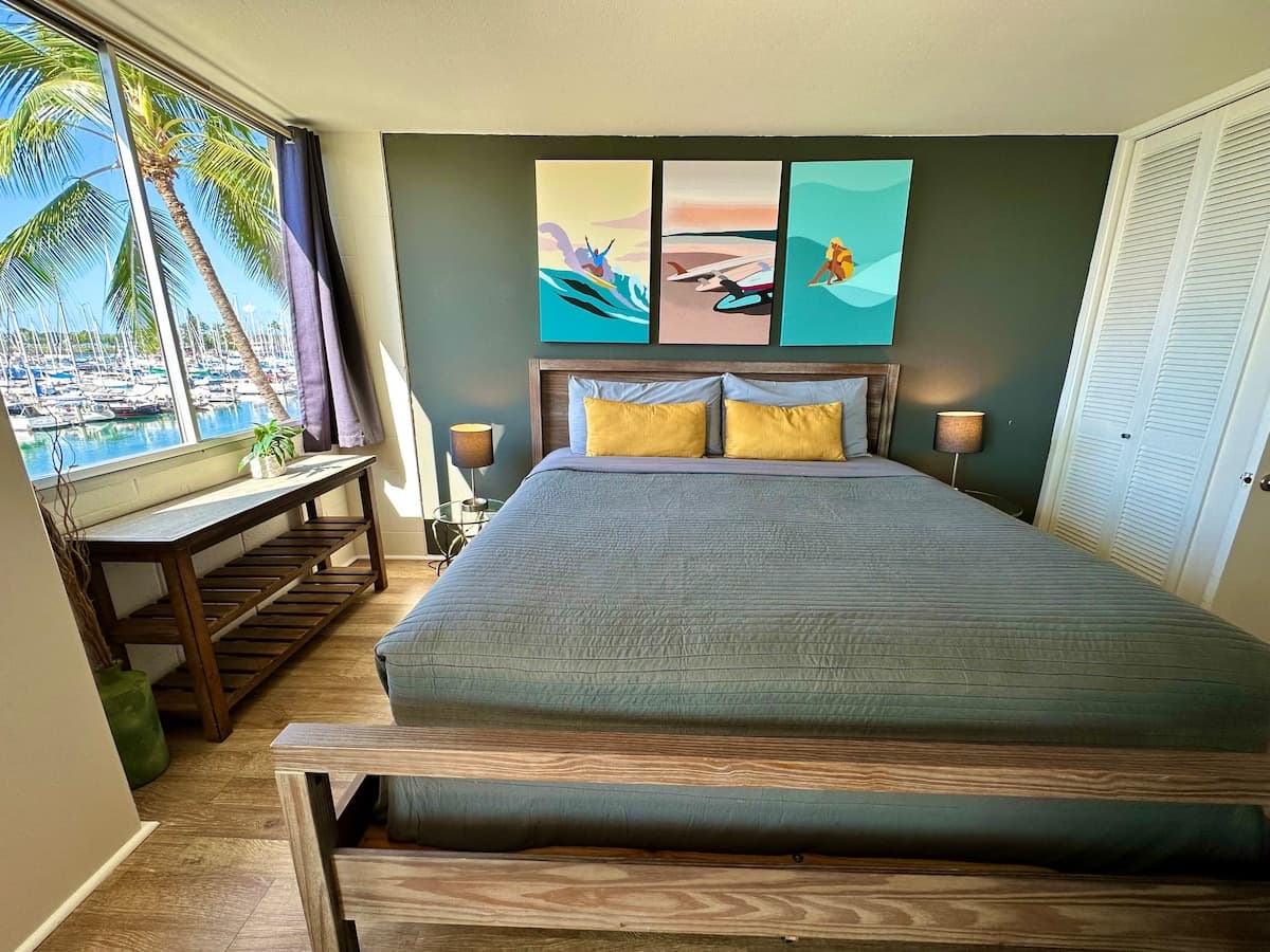 Waikiki Oceanfront Condo 2 Minutes to the Beach - Photo 1