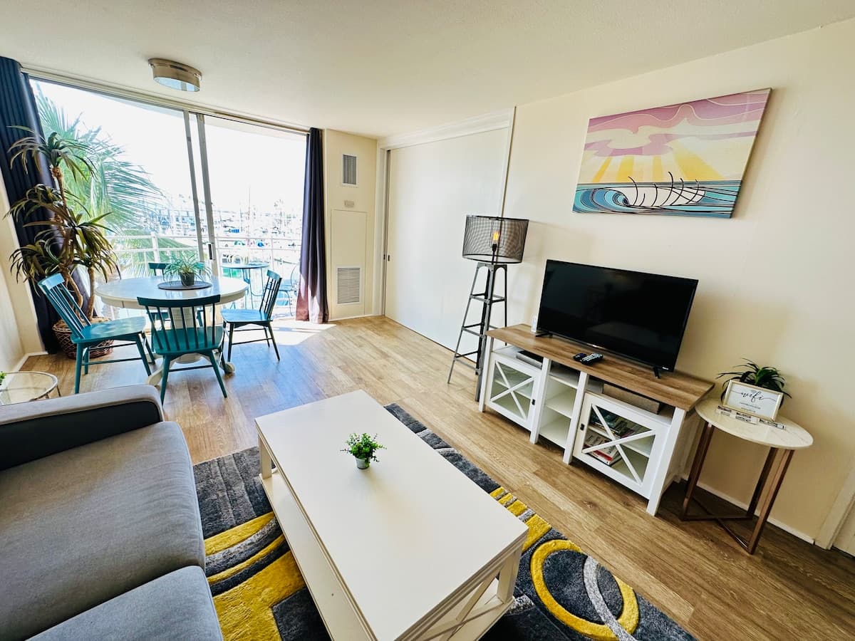Waikiki Oceanfront Condo 2 Minutes to the Beach - Photo 4