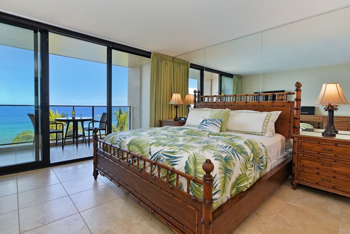 Condo in Lahaina · ★5.0 · 1 bedroom · 1 bed · 1 bath - Photo 1