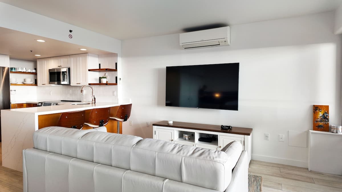 Waikiki Ocean View - Ilikai 808 + Free Parking - Photo 2