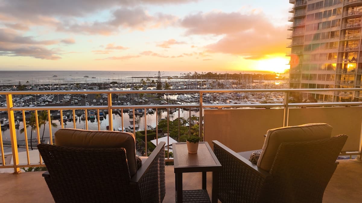 Waikiki Ocean View - Ilikai 808 + Free Parking - Photo 3