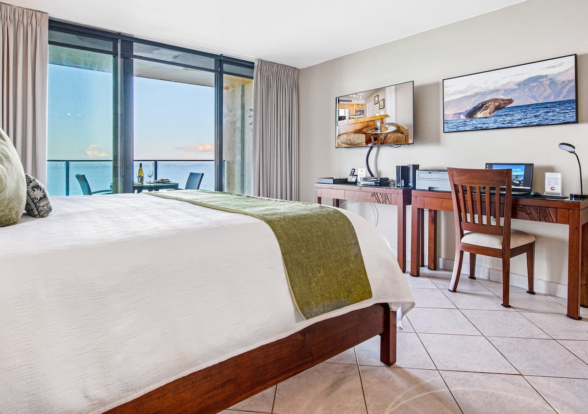 Condo in Lahaina · ★4.96 · 1 bedroom · 1 bed · 1 bath - Photo 4
