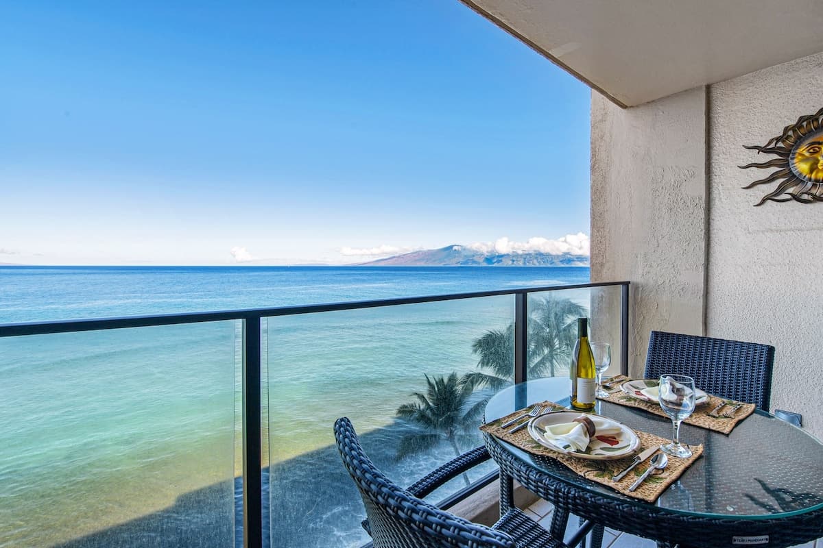 Condo in Lahaina · ★4.96 · 1 bedroom · 1 bed · 1 bath - Photo 3